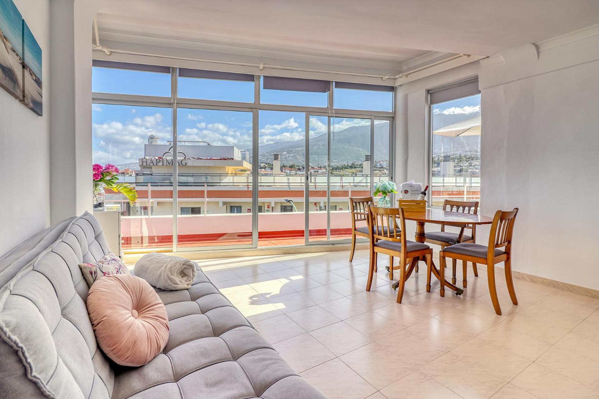Appartamento Spacious Penthouse With King-size Bed, Huge Terrace, Ocean & Teide View